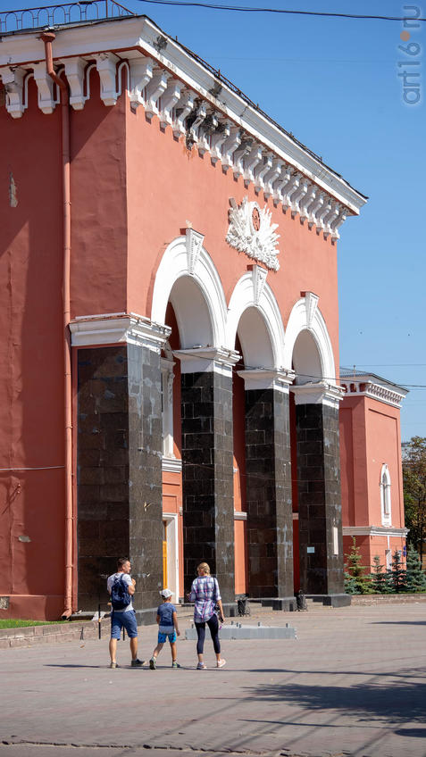 Фото №970268. Дом офицеров ( пр. Революции, 32). Ныне Дом молодежи