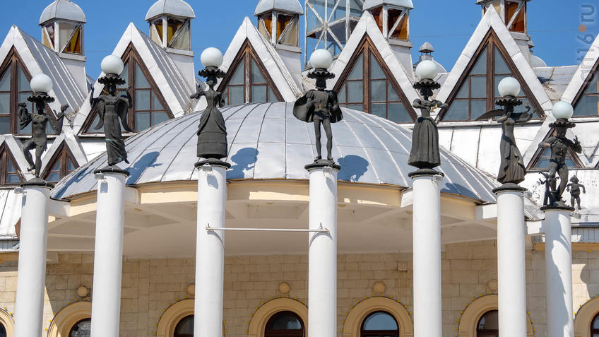 Фото №970398. Здание театра кукол «Шут» (фрагмент)