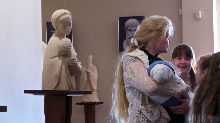 Фото №97497. Мадонна с младенцем. 2007, шамот. А.Леонов