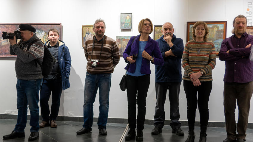 Фото №975063. На вернисаже выставки Олега Иванова