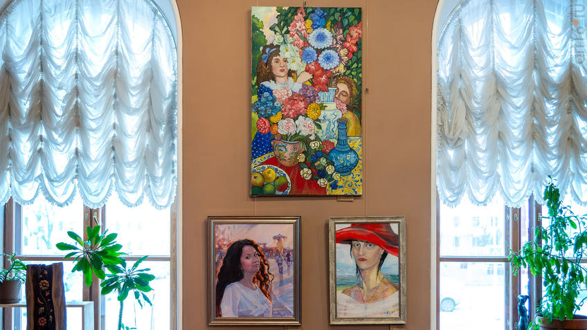 Фото №975962. Фрагмент экспозиции выставки СХ РТ «50 женских ликов»