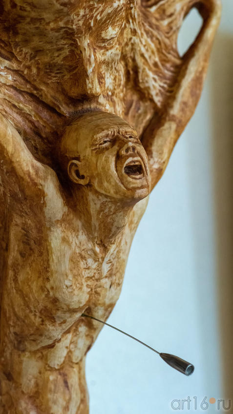 Фото №976351. Война - точка отсчета или, может быть, начало, а может, и конец, дерево (фрагмент), 2020. С.Максимов