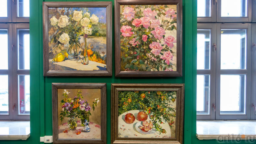 Фото №979287. Фрагмент экспозиции выставки Азата Галимова «Между Западом и Востоком»