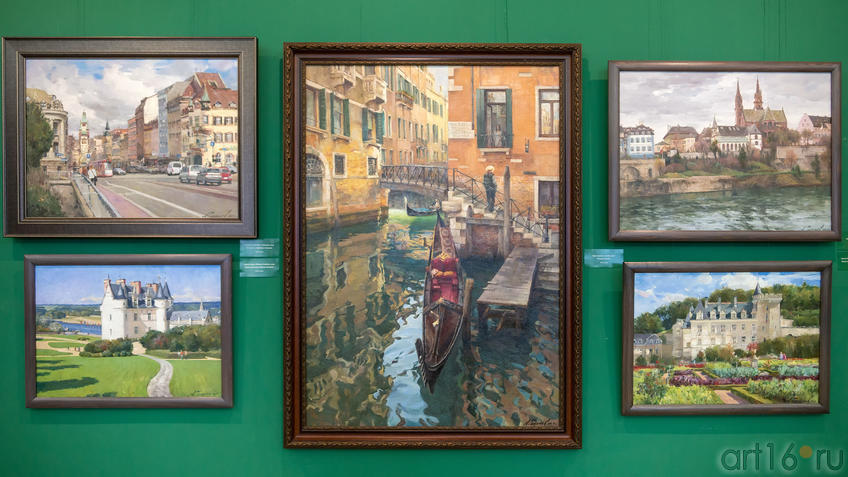 Фото №979337. Фрагмент экспозиции выставки «Азат Галимов. Между Западом и Востоком»