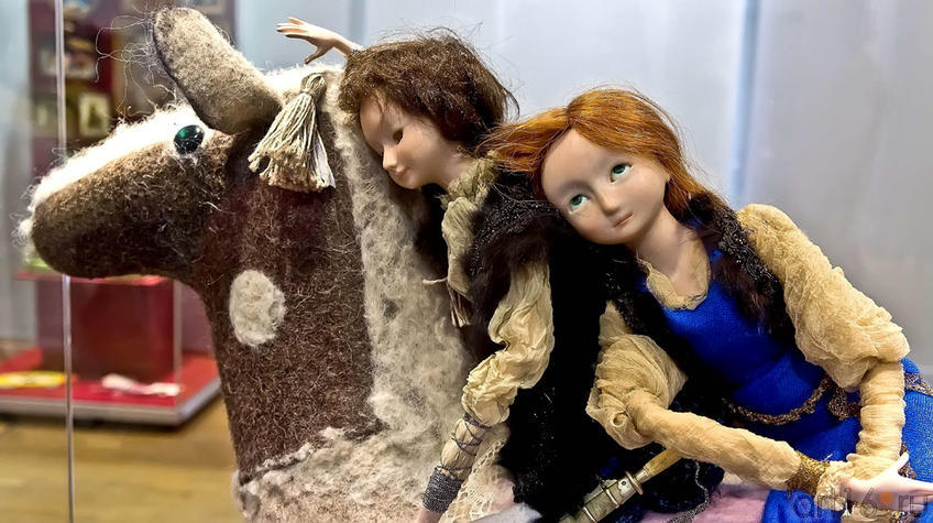 Фото №98008. Лошадка-качалка "Карлыгач". Е.Ермолина, М.Королева /Тристан+Изольда. М.Королева