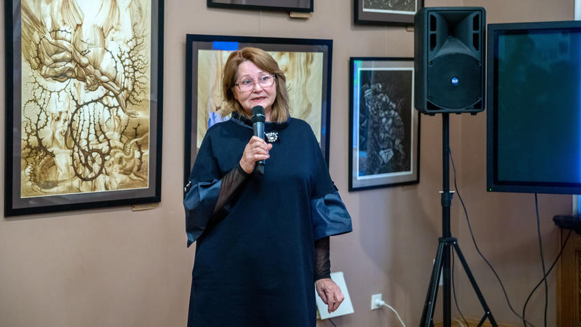 Фото №981094. На открытии «Выставки 6 молодых художников. Взгляд через 50 лет»