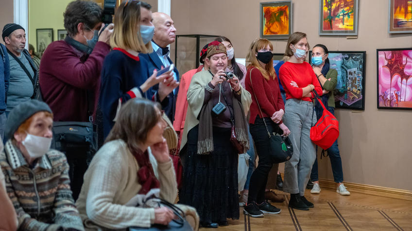 Фото №981174. На открытиии «Выставки 6 молодых художников. Взгляд через 50 лет»