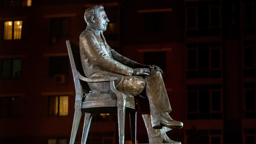 Фото №981682. Памятник Садри Максуди в сквере Стамбул, Казань