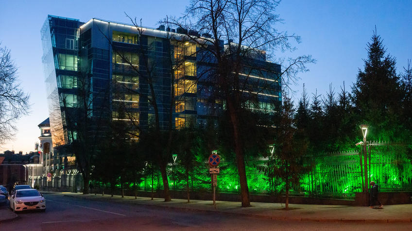 Фото №983910. Дом на пересечении ул. Щапова и Гоголя. Казань, октябрь 2020. Сумерки