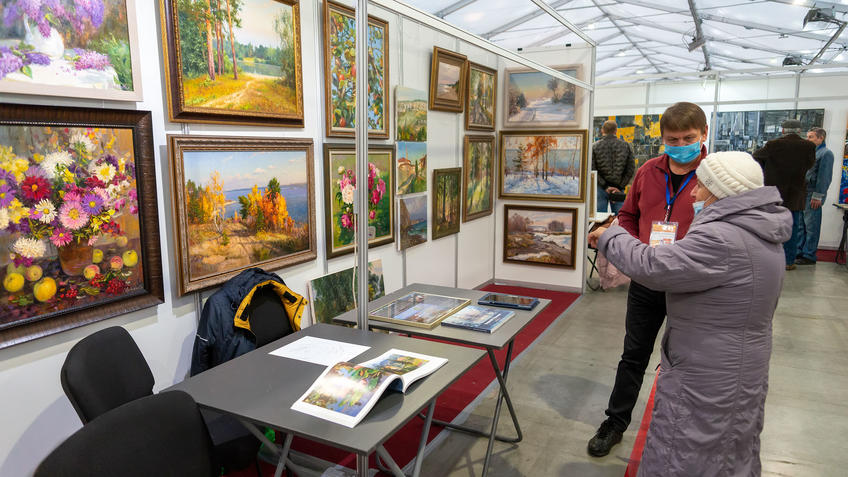 Фото №984242. Викентий Лукиянов на АРТ -Галерее, Казань 2020