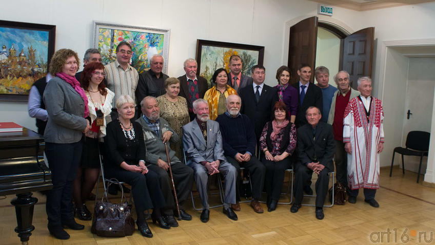 Фото №98547. На выставке "Искусство чувашского народа", май 2012, "Хазинэ"