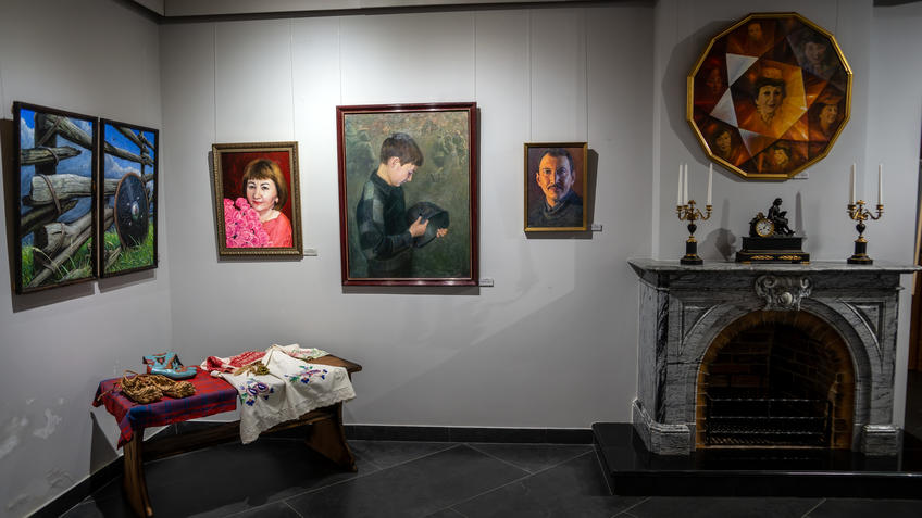 Фото №985544. Фрагмент экспозиции выставки Тахира Ильясова «Родник моей души»