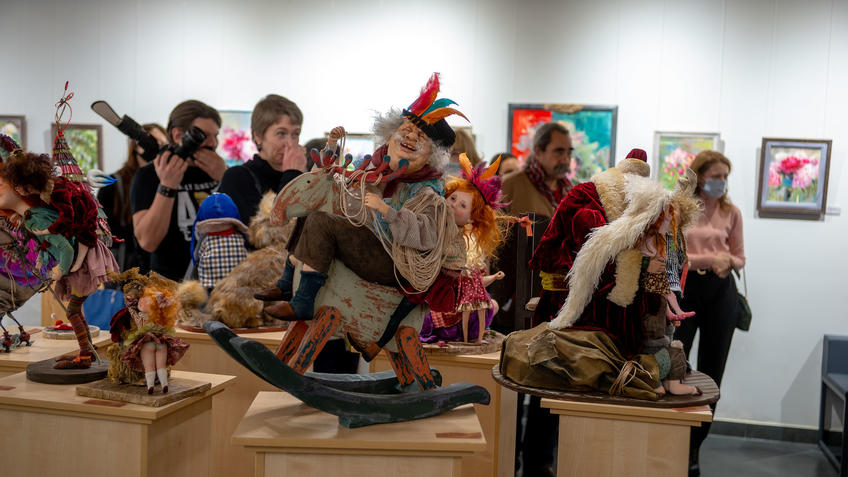 Фото №986575. На открытии выставки «Сентиментальное настроение»