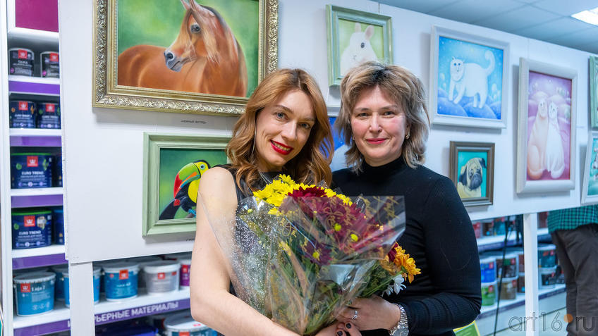 Фото №988631. Людмила Бабаева, Елена Сунгатова на выставке Л. Бабаевой «Рыжее настроение»