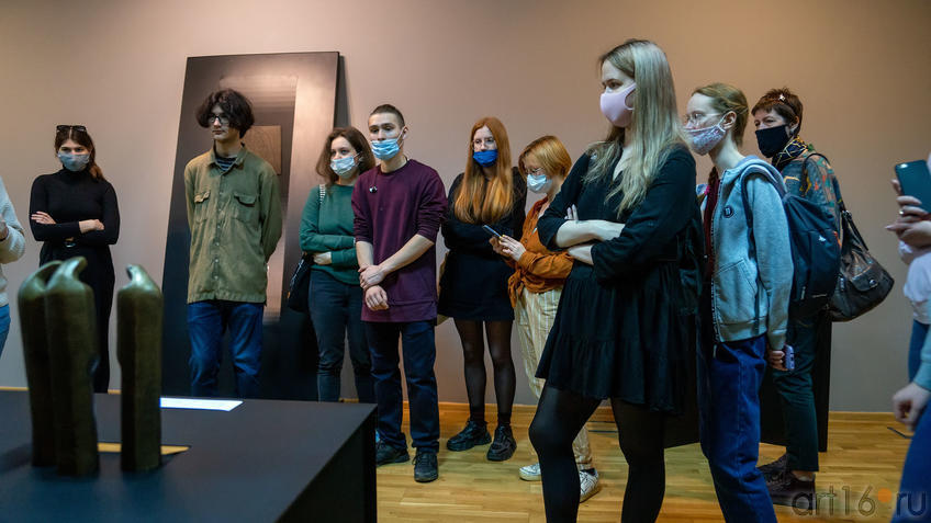 Фото №989013. Экскурсия по выставке «Война и мир Вадима Сидура»