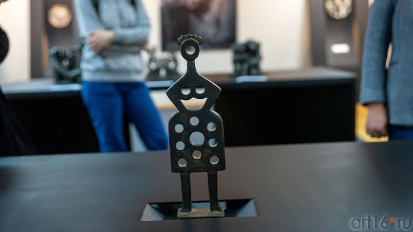 Фото №989078. Девушка из колхозного хора. Из цикла «Женский хор», 1981, В. Сидур