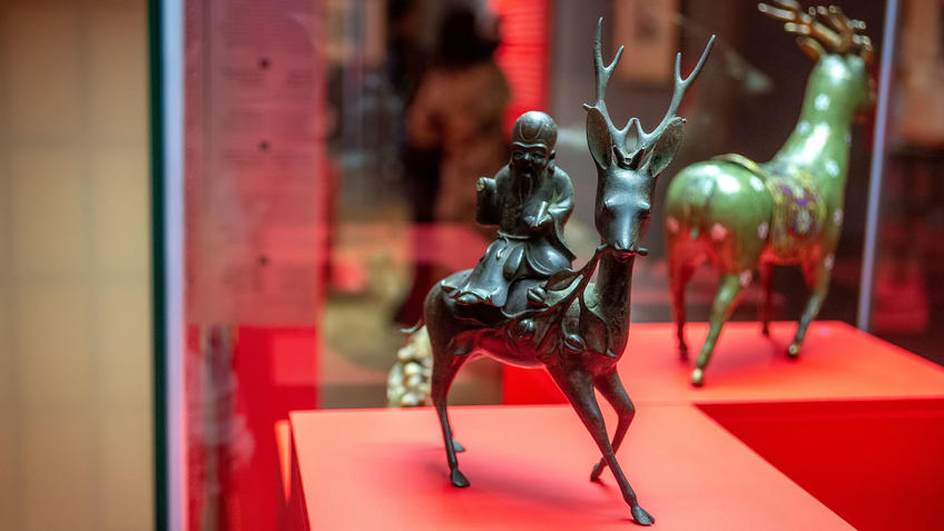 Фото №990061. Курильница в форме Шоу-сина, сидящего верхомна олене