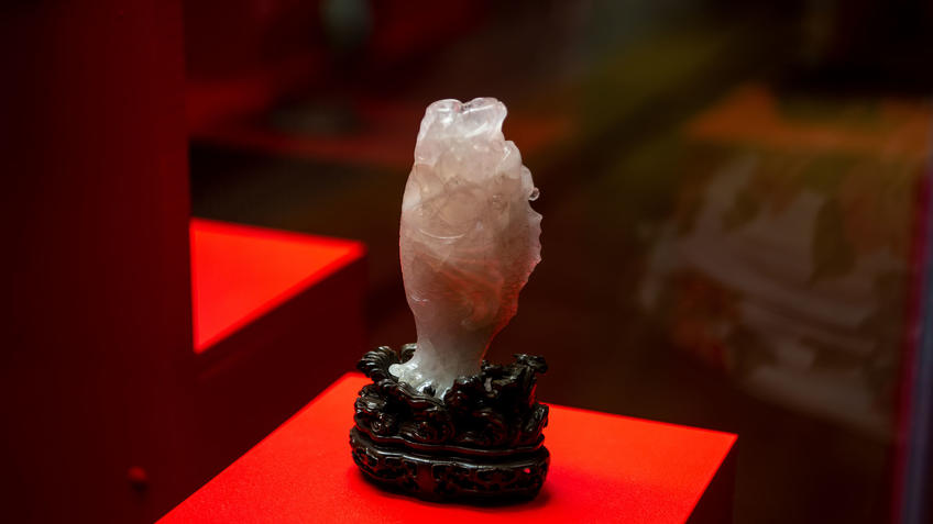 Фото №990091. Ваза в виде карпа, стоящего на хвосте