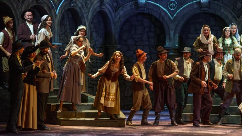 Фото №992001. Жители встречают странствующих комедиантов