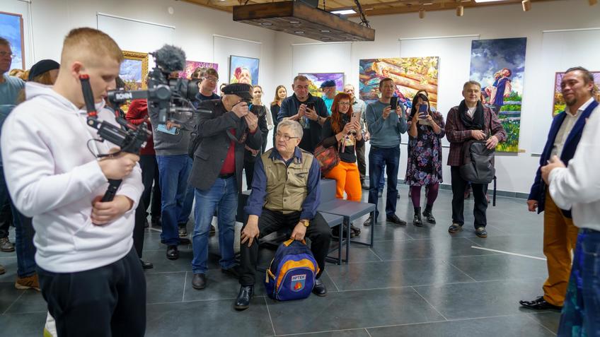 Фото №996439. На выставке «Диалоги» И .Мусина и Л. Мусиной-Медвецкой