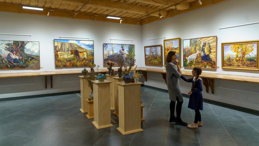 Фото №996649. Экспозиция выставки «Диалоги». Работы Ланы Мусиной-Медвецкой