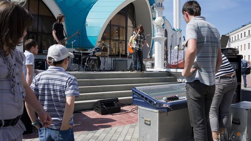 Фото №99700. Традиционная рок-тусовка у бывш. пожарного депо (не знаю, что там сейчас)