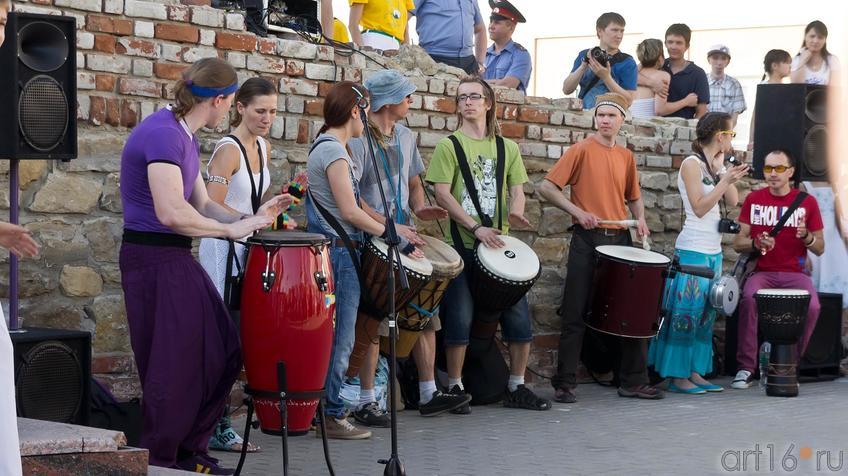 Фото №99790. Ансамбль барабанщиков