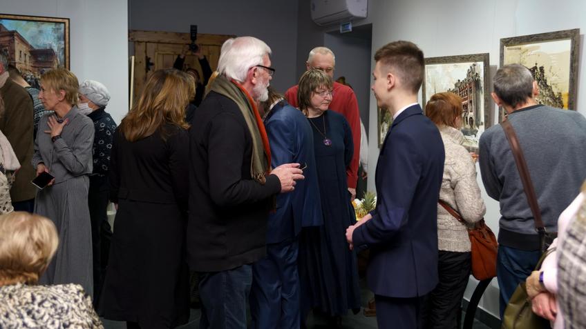 Фото №999253. Перед открытием выставки И.Айдарова «Казань в моем сердце»