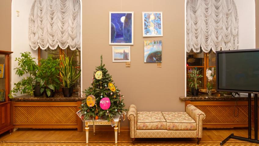 Фото №999525. Фрагмент экспозиции выставки Ермолиной Е. «Между прочим»