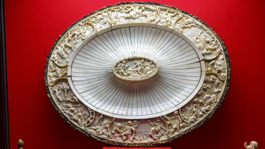 Фото №999738. Блюдо с изображением охотничьих сцен, Дианы и Актеона